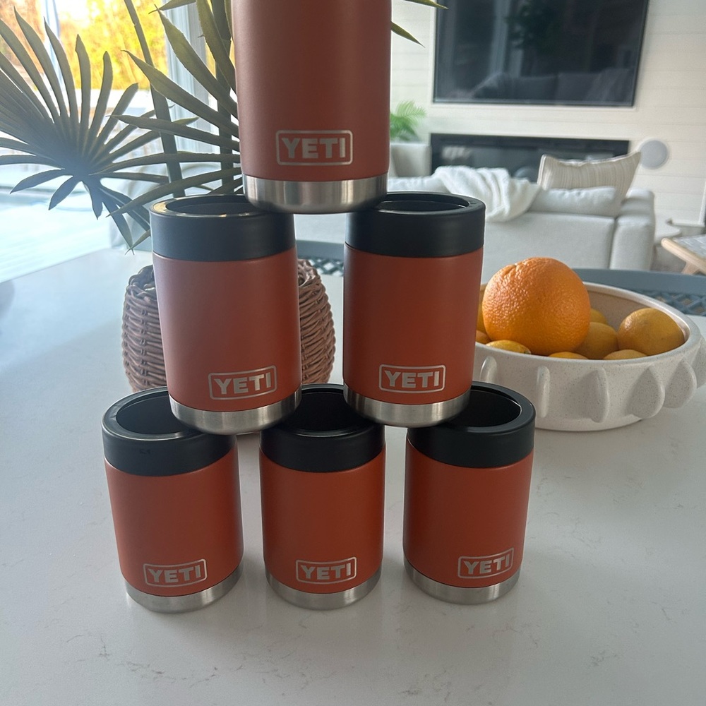 Yeti clay 12oz rambler can cooler